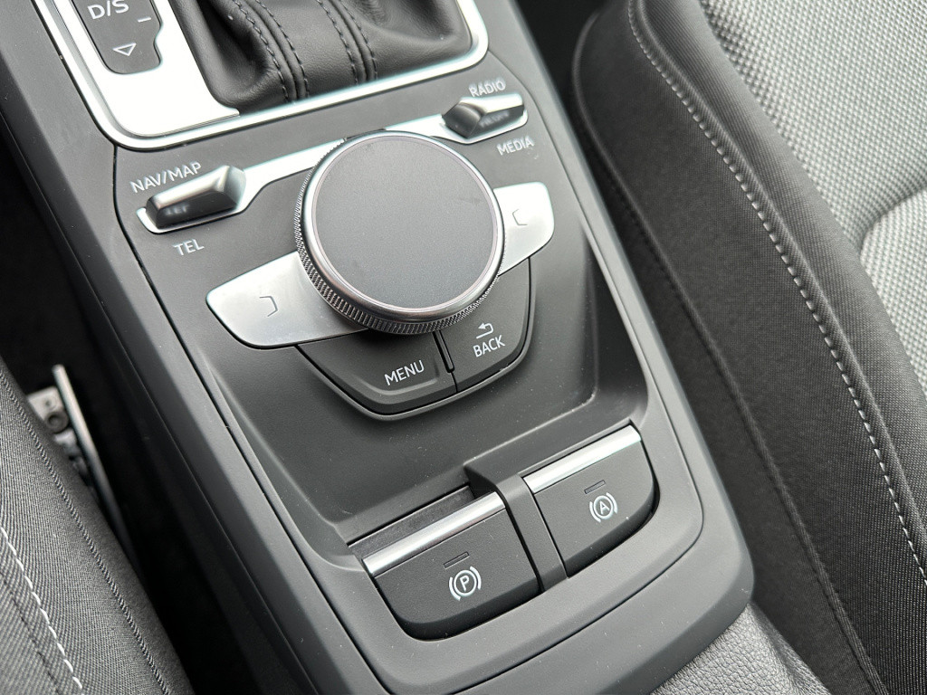 Audi Q2 35 tfsi 150pk s-tronic s-line | led | camera | carplay | elek. acht