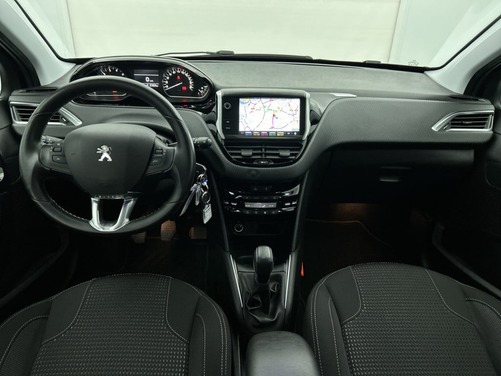 Peugeot 208 82 pk allure | rijklaar |