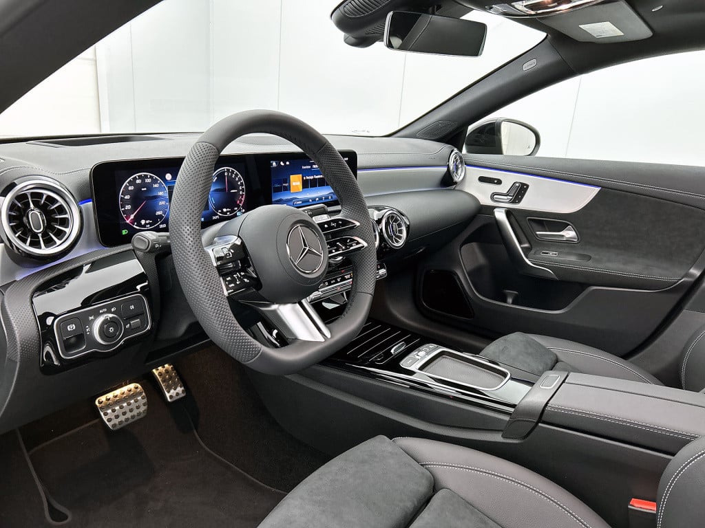 Mercedes-Benz Cla 250 e business solution amg | nightpakket | parkeerpakket