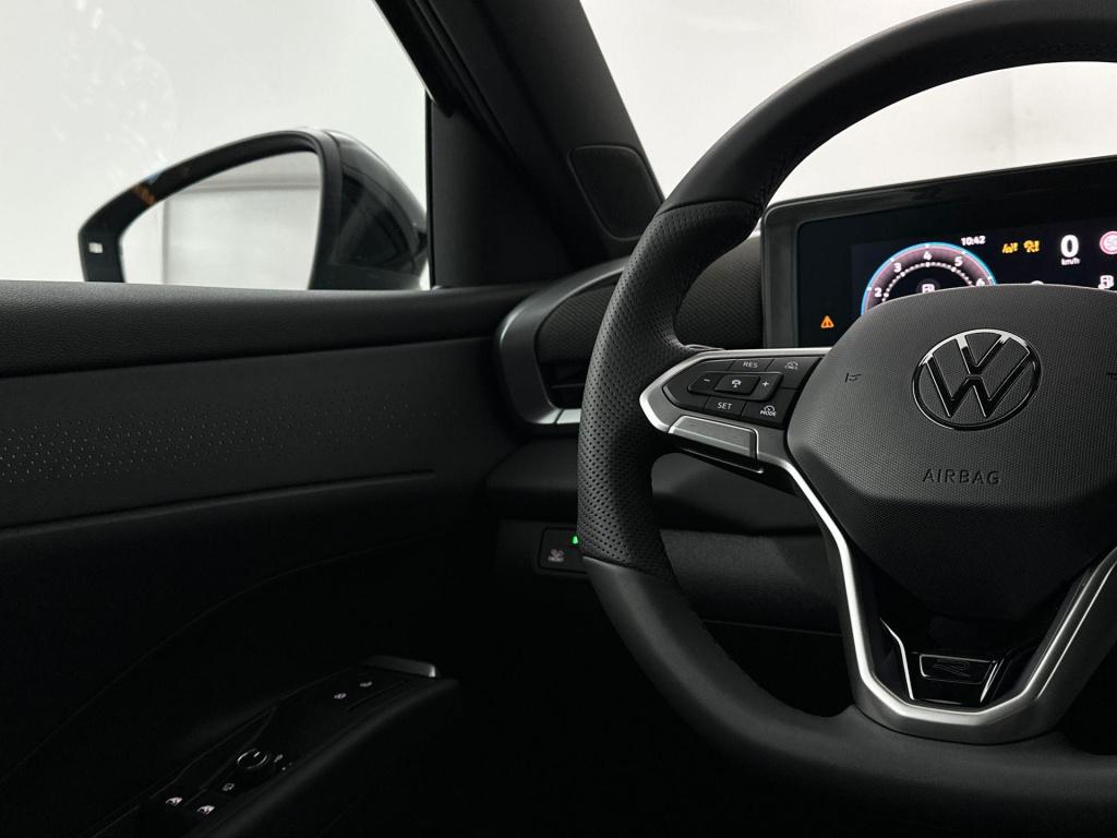 Volkswagen T-roc 1.5 etsi r-line first edition