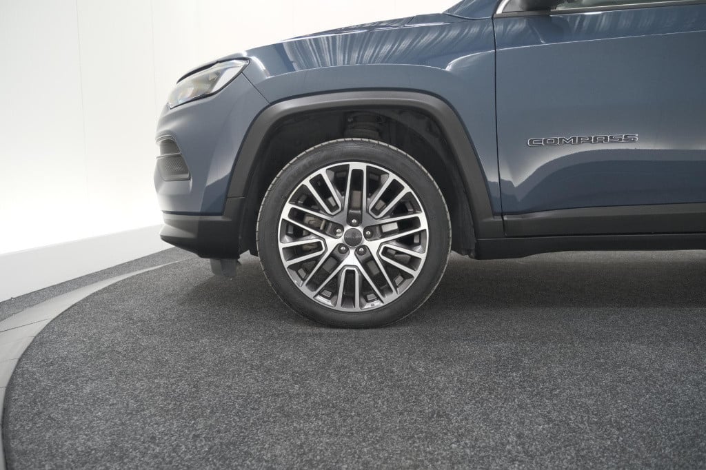 Jeep Compass 4xe 190 plug-in hybrid electric limited | elektrisch panoramad