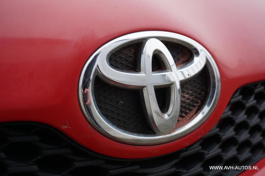Toyota Yaris 1.0 vvti acces