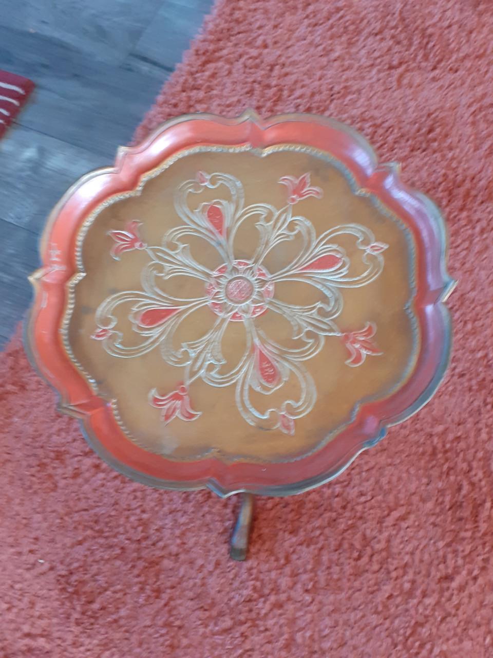 Prachtig (antiek) tafeltje