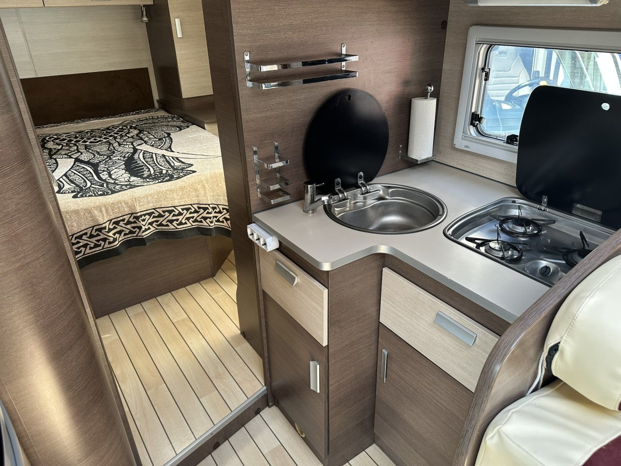 Bavaria T073XLC 2011 slechts 80.008km! 4pers queens bed, jaar APK, garantie