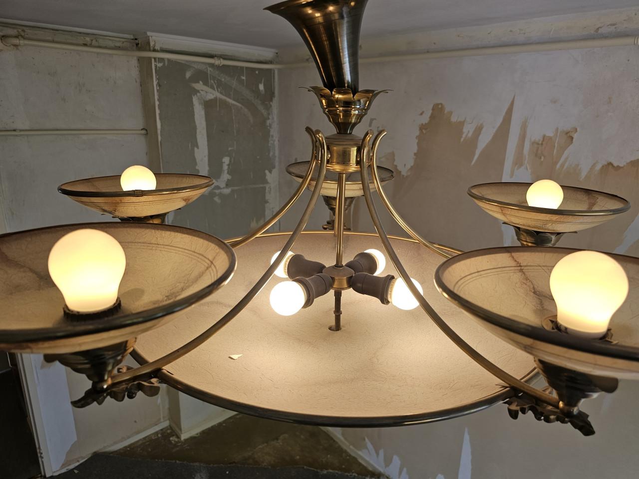 Vintage plafondkroonluchter met alabaster glasschalen