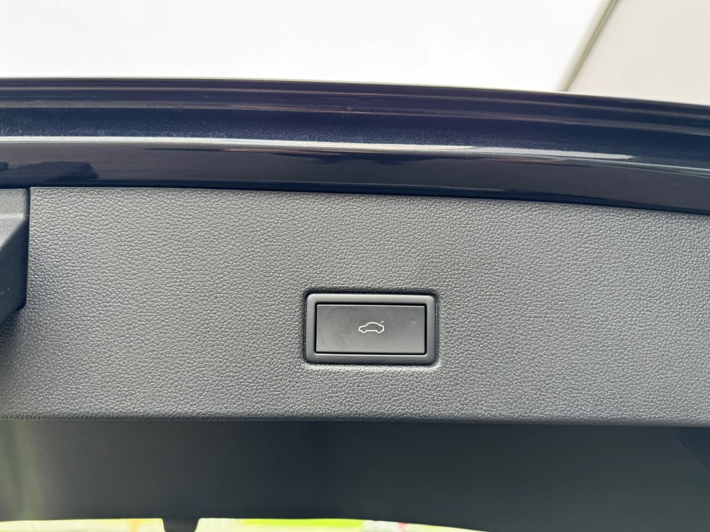 Volkswagen T-roc 1.5 tsi style edition dsg / carplay , elektische achterkle