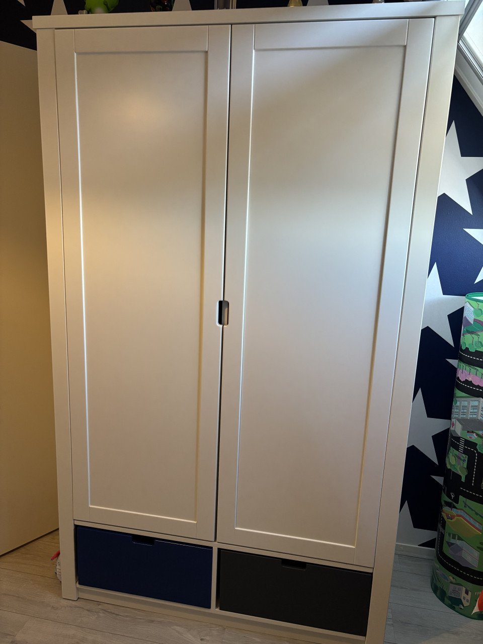 Bed en kledingkast