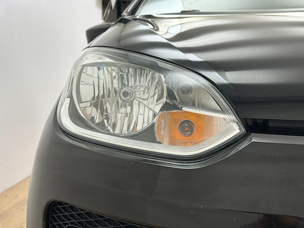 Volkswagen UP! occasion 1.0 high up! bluemotion | zwart | airco | aux | twe