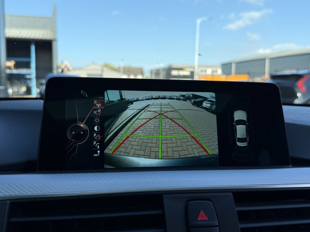 BMW 3-serie 320i m-sport | 360 camera | head-up | leder | schuif / kantel d