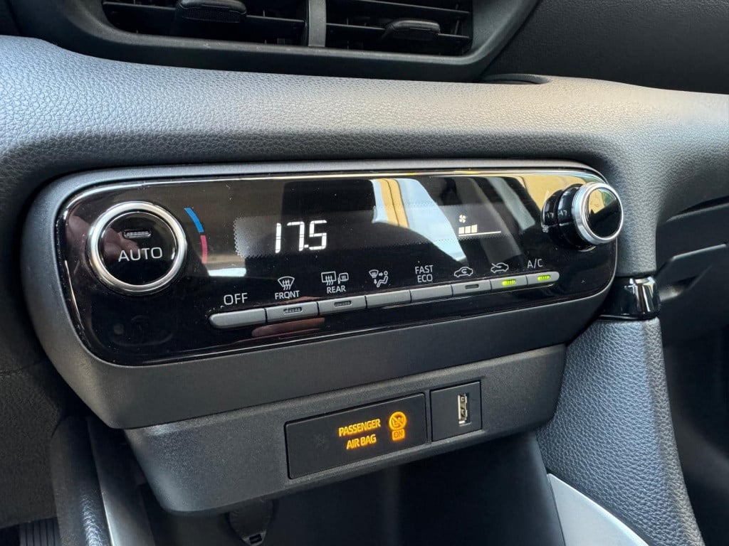 Toyota Yaris 1.5 hyb. active