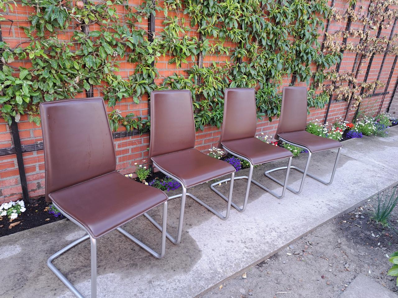 Eetkamerstoelen vier stuks