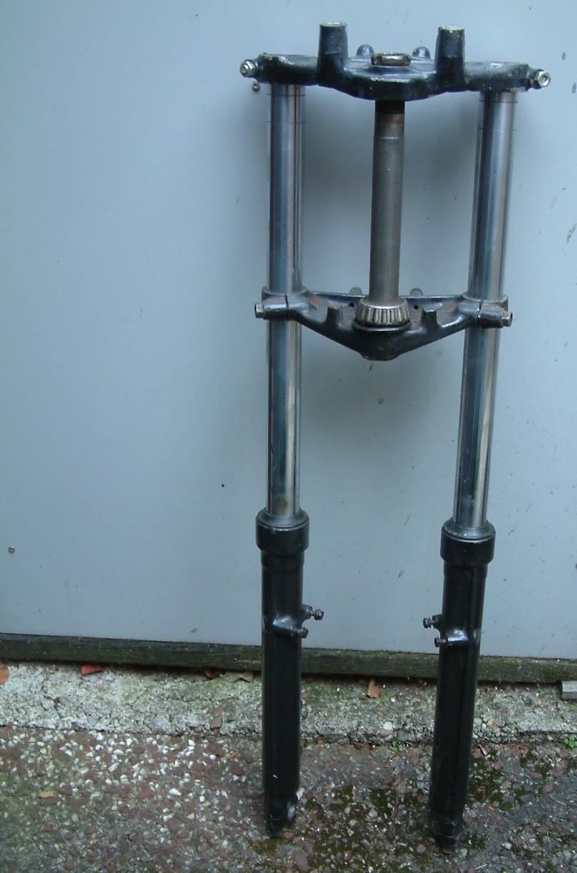 Schokbrekers  ook  koni   34 en 36 cm h o h  en voorvorken  35 -37 -38 mm