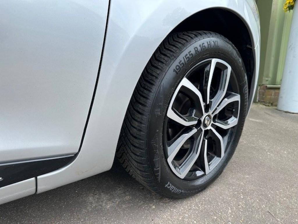 Renault Clio 0.9 tce intense lednavleder int.trekhaak