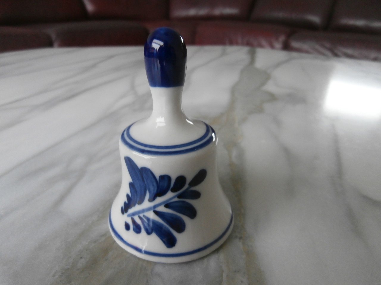 Delftsblauw  Belletje    Hand Painted        7,5 cm hoog    voor  € 2,50