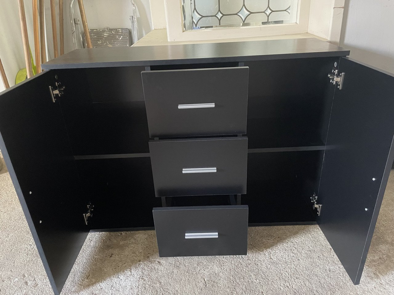 Klein dressoir zwart