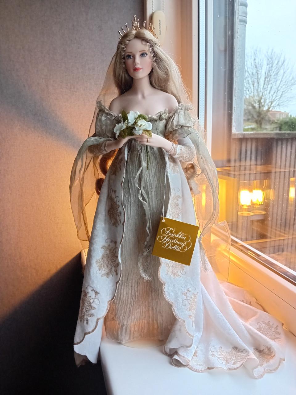 The Franklin Mint Arthurian Collection Heirloom Dolls: Guinevere