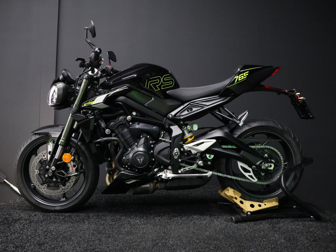 STREET TRIPLE RS | Phantom Black