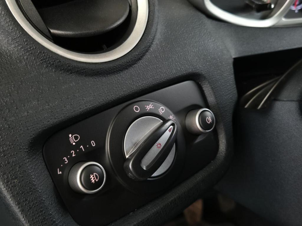 Ford Fiesta 1.25 titanium / keyless / cruisecontrol / nieuwe distriebutieri