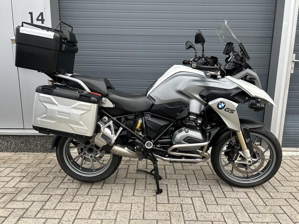 Frisse BMW R1200GS uit 2015 met 76dkm, 1e eig, vario kofferset etc €8995,-