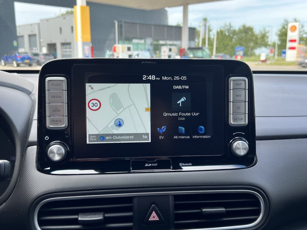 Hyundai Kona ev premium 64 kwh - 18 inch | head-up display | stoel- & stuur