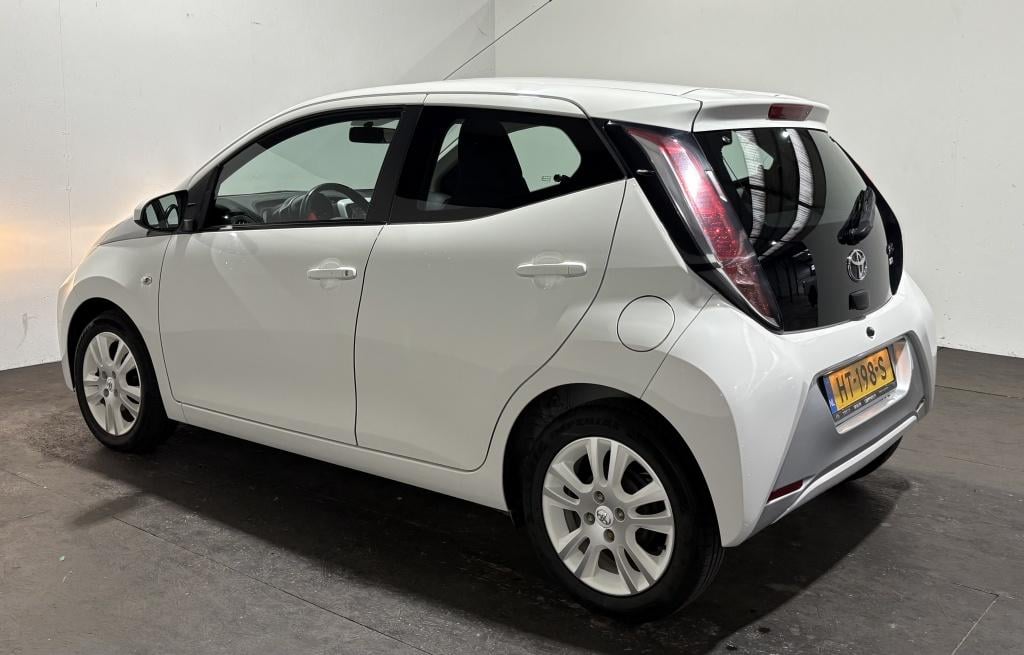 Toyota Aygo 1.0 vvt-i x-pure | lichtmetaal | airco |