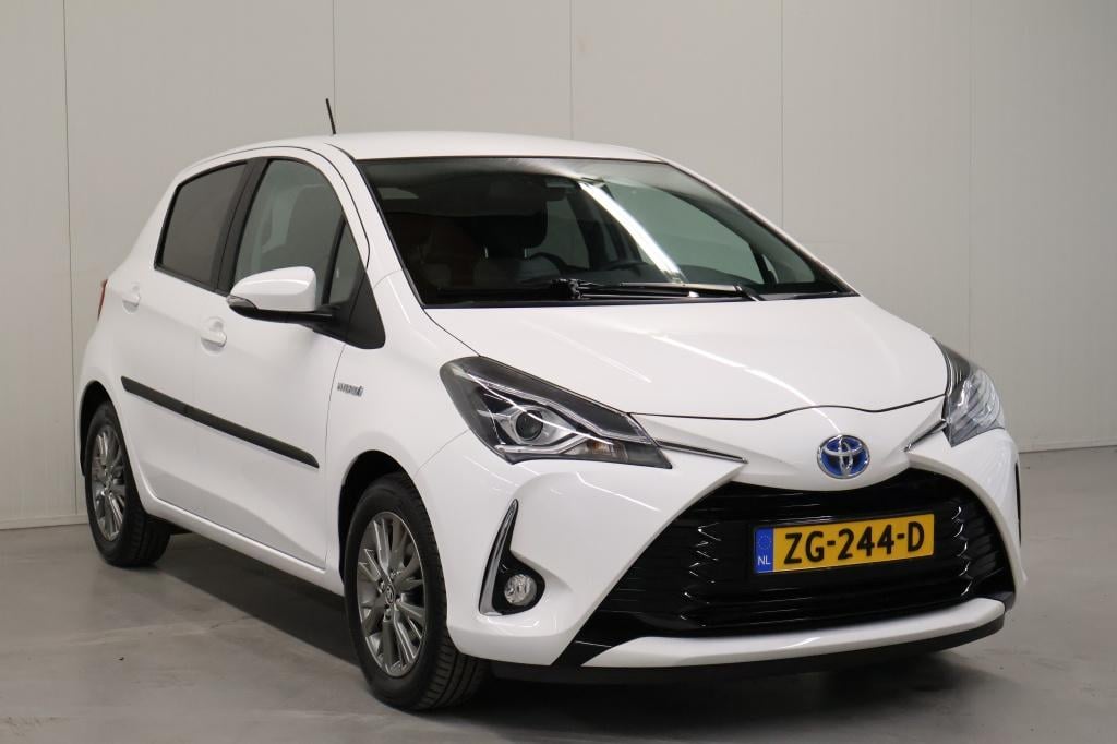 Toyota Yaris 1.5 hybrid dynamic| camera| cruise| climate