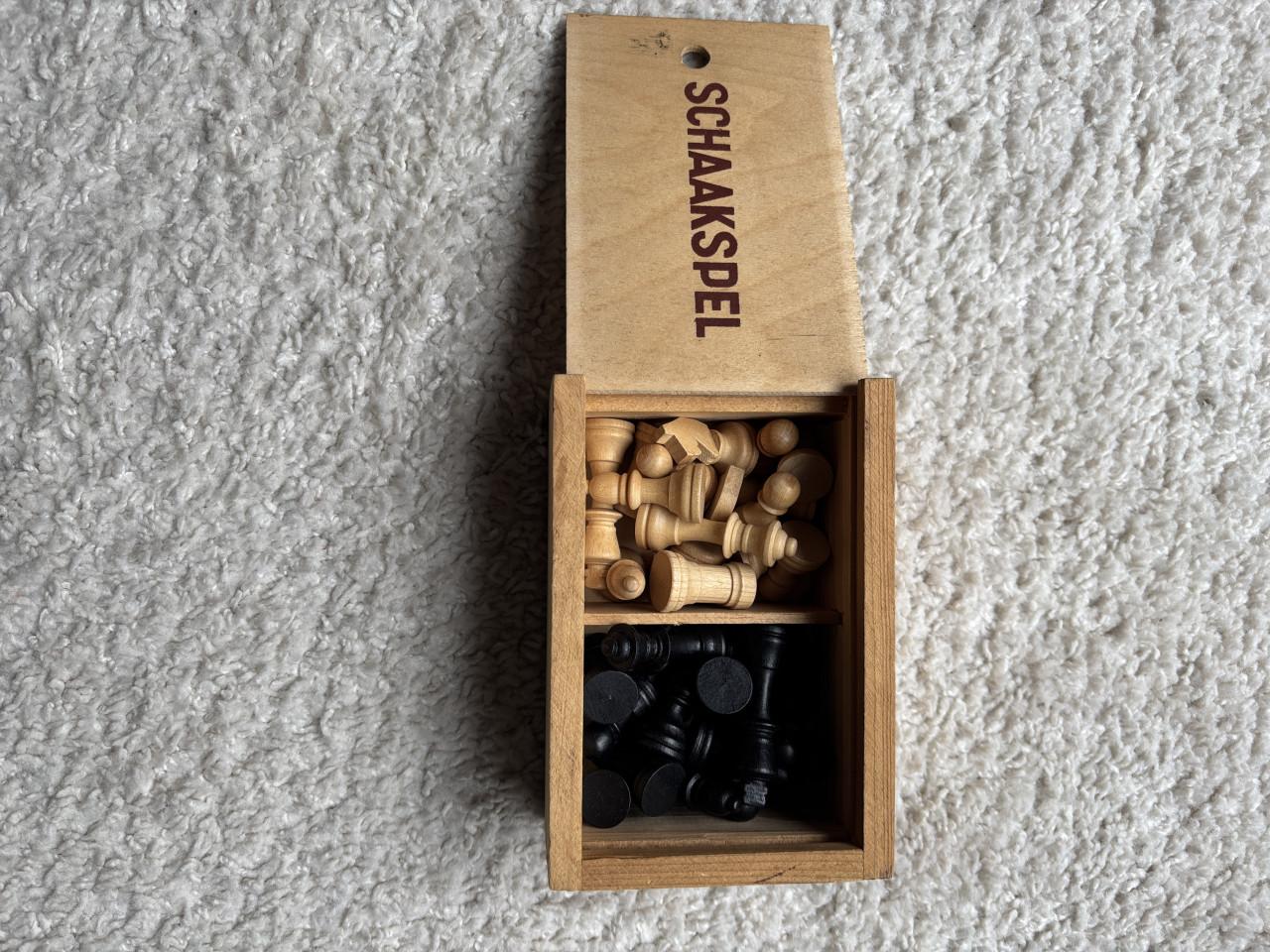 Bordspel dammen en schaken