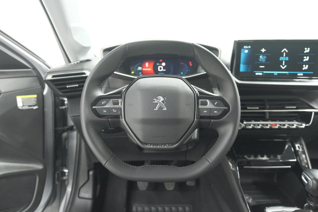 Peugeot 208 puretech 100 allure | camera | navigatie | parkeersensoren | ap