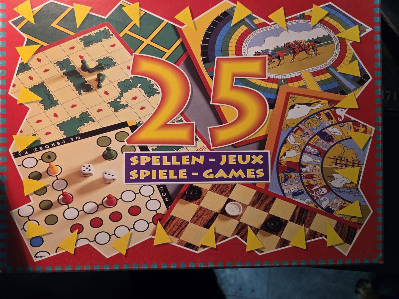 Doos met 25 spellen, compleet