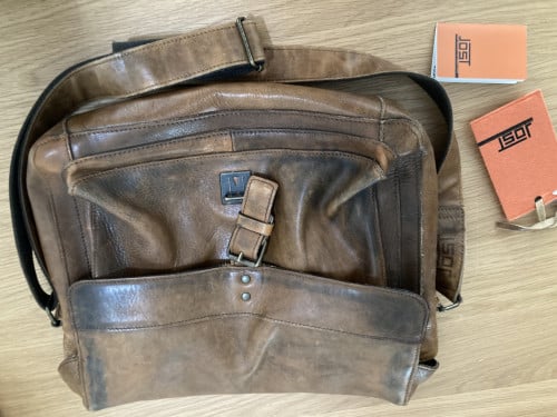 Bruin leren schoudertas voor school of werk