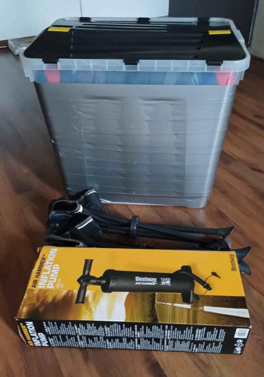 Allerlei kampeer (camping) spullen