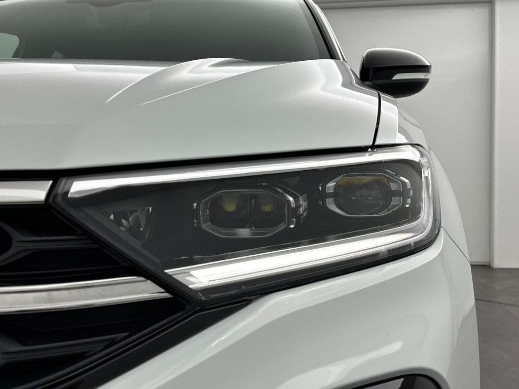 Volkswagen T-roc r-line-edition 1.5 110 kw / 150 pk tsi suv 7 versn