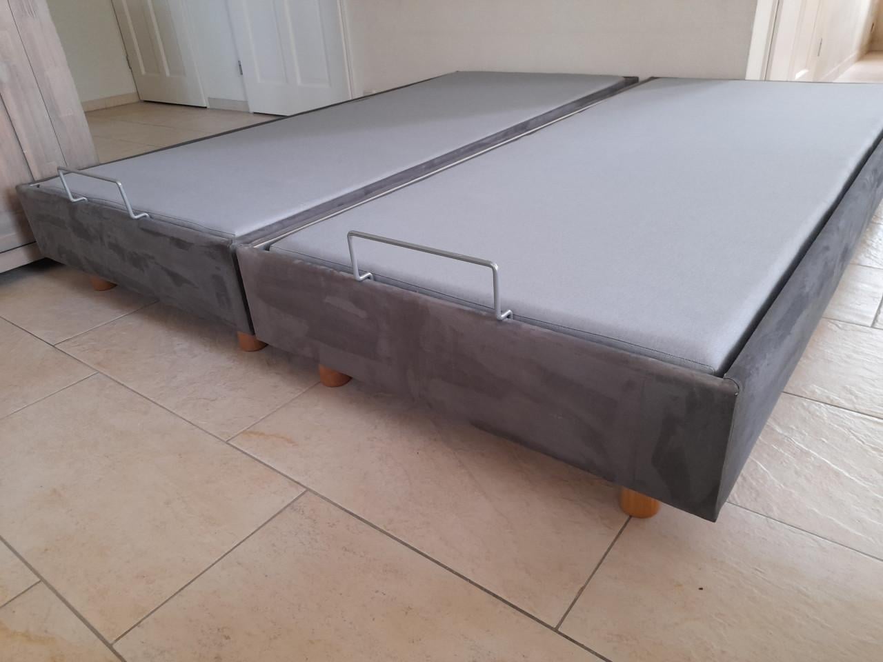 2 Persoons boxspring 2 x 90 x 200 (in goede nette staat)