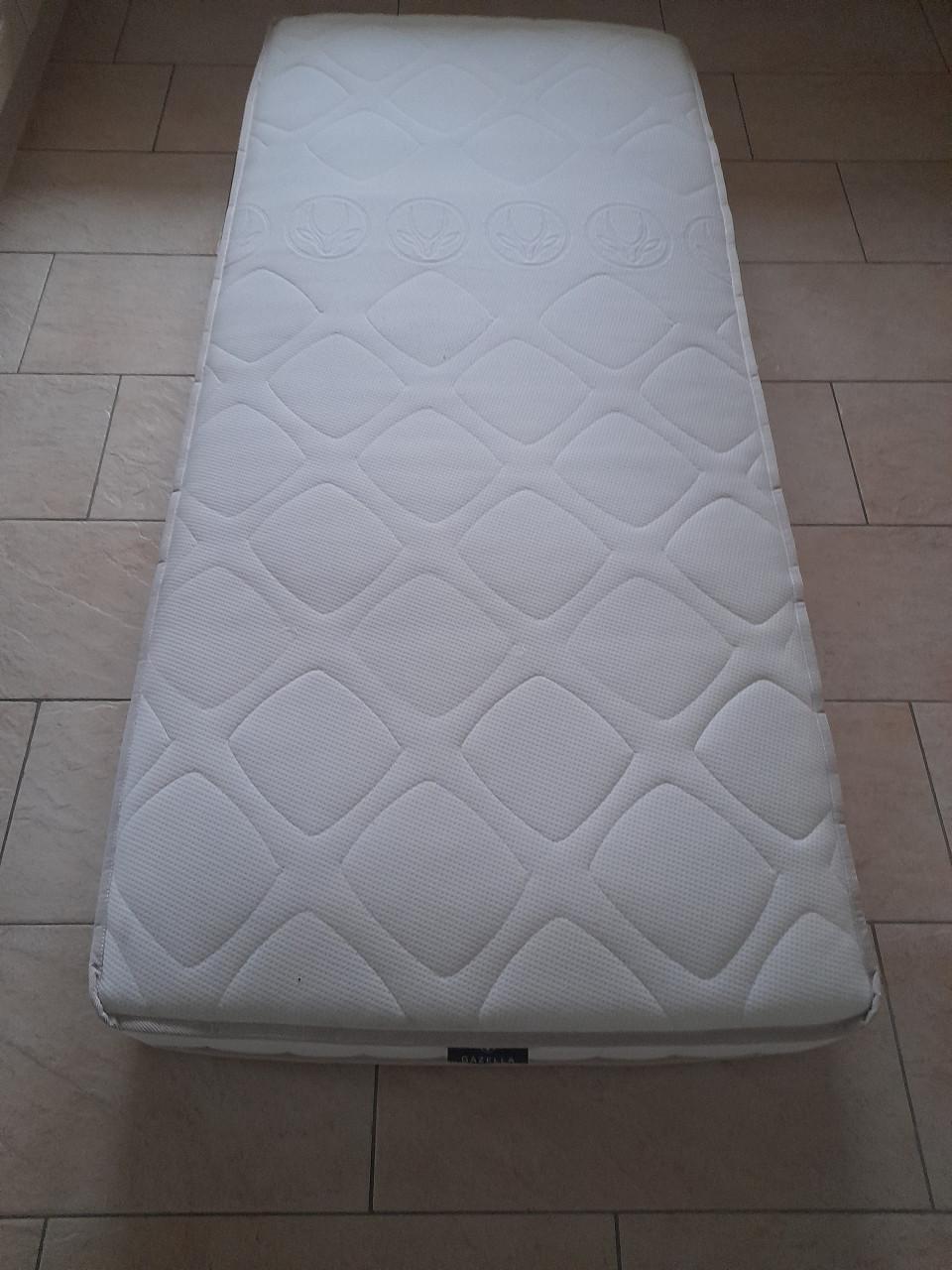 Swiss matras 90 x 200 x 22  ( in goede schone staat )