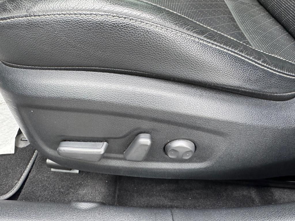 Kia Cee'd 1.4 t-gdi executiveline , apple-carplay, achteruit rijcamera, lee