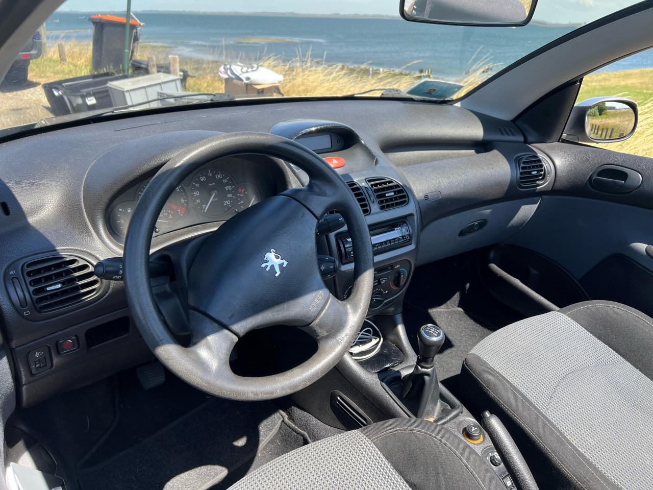 Peugeot 206CC cabriolet metallic grijs