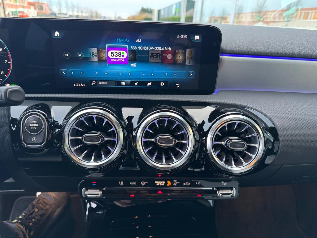 Mercedes-Benz A-Klasse 200 amg line night- pakket automaat , sfeer verlicht