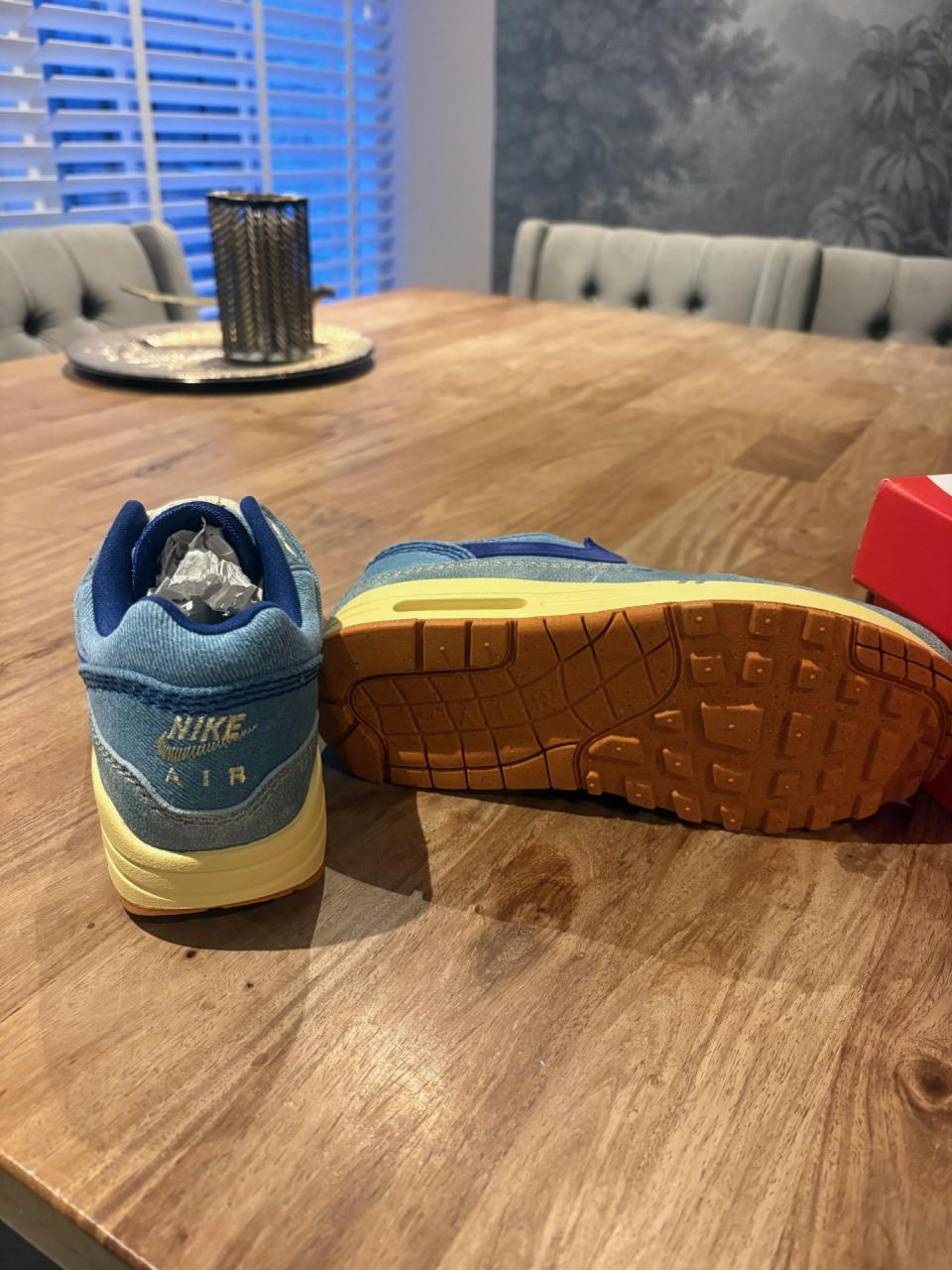 Dirty Denim van Nike Air maat 37.5