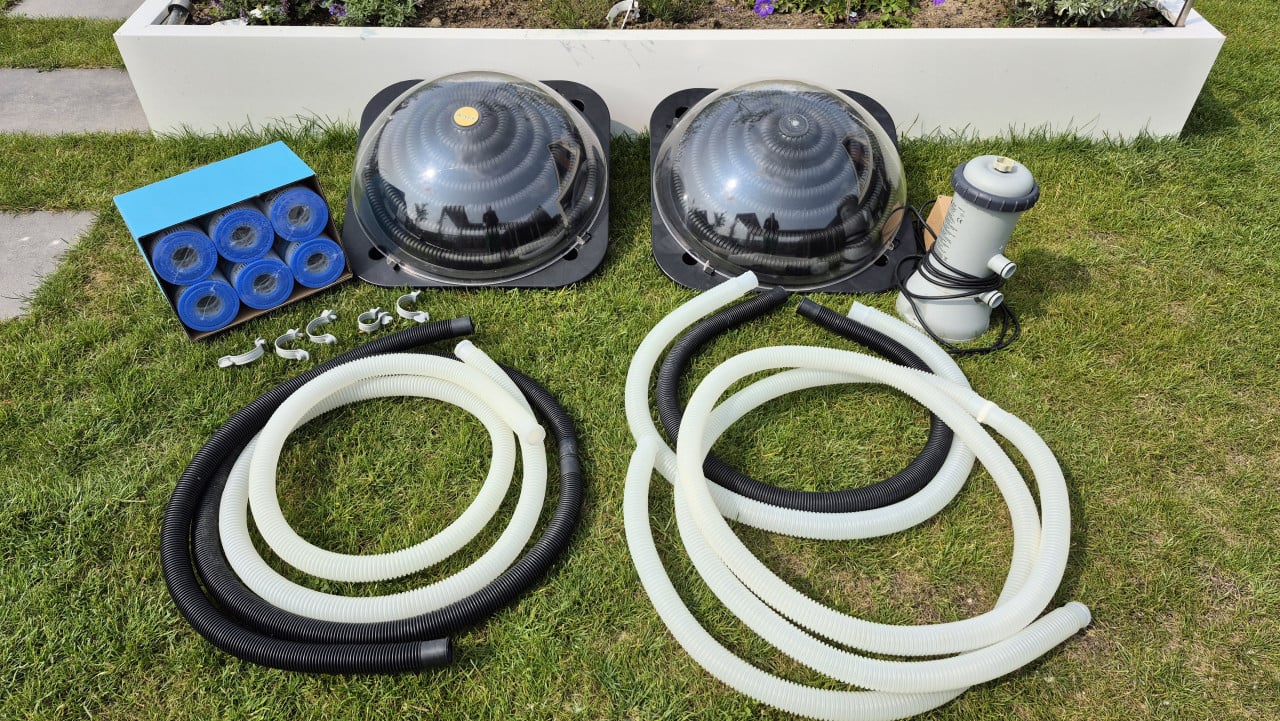 2x Solar bol, Intex zwembadpomp, nieuwe filters en slangen