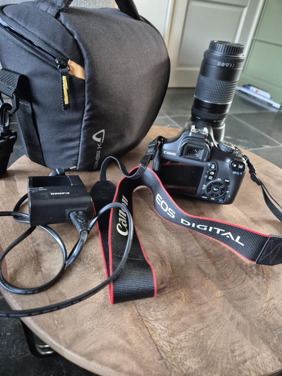 Canon EOS 1100D + extra lens en tas