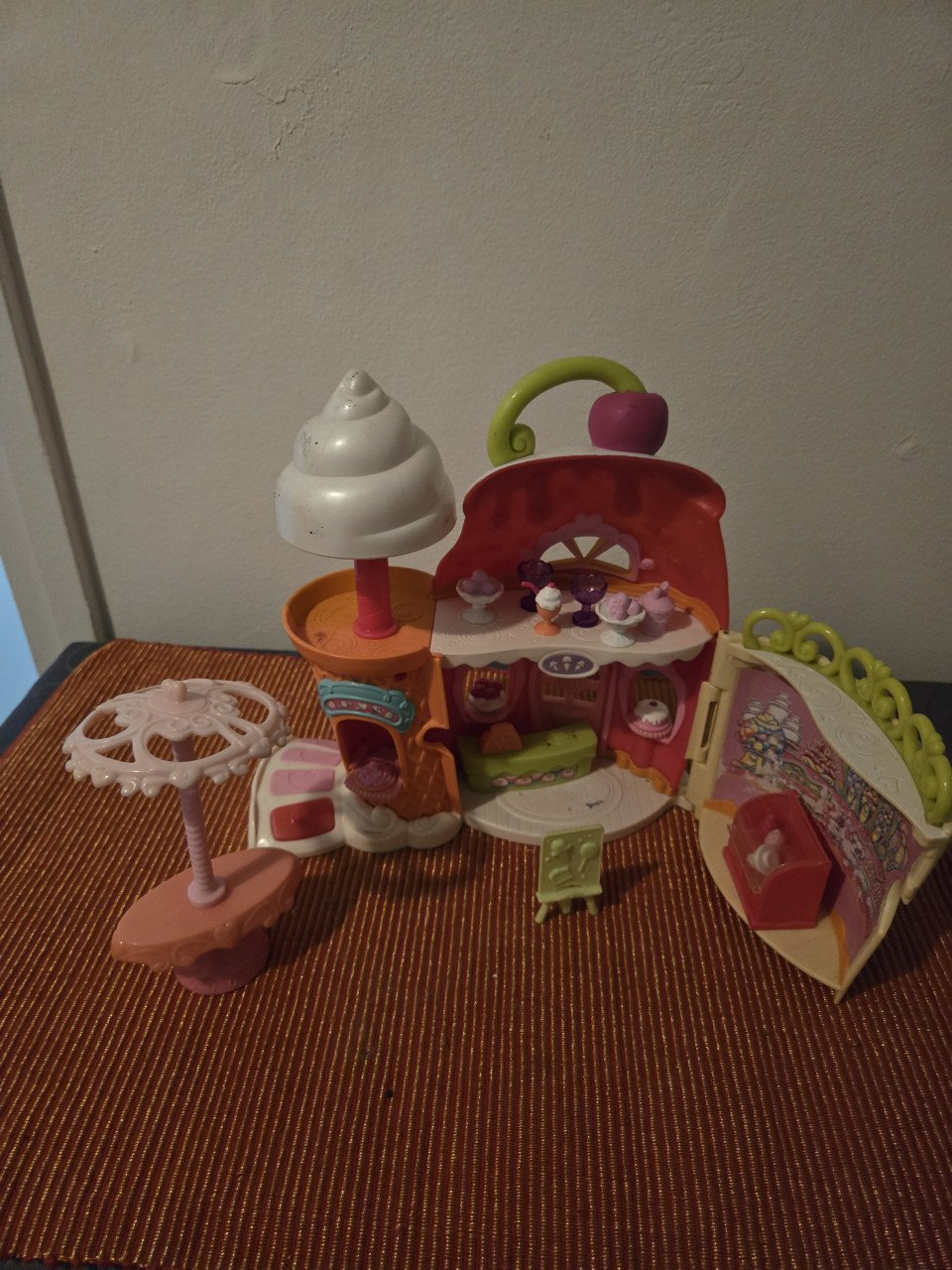 Hele grote verzameling My little pony, incl. 19 pony's en veel assecoires.