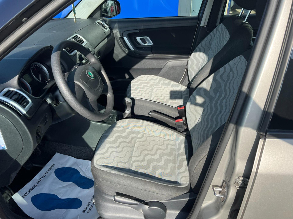 Skoda Fabia combi 1.4-16v ambition business line, airco, trekhaak enz...