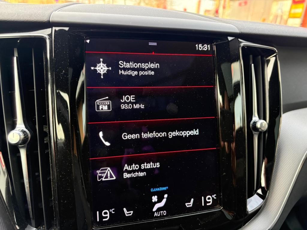 Volvo XC60 2.0 b4 r-design