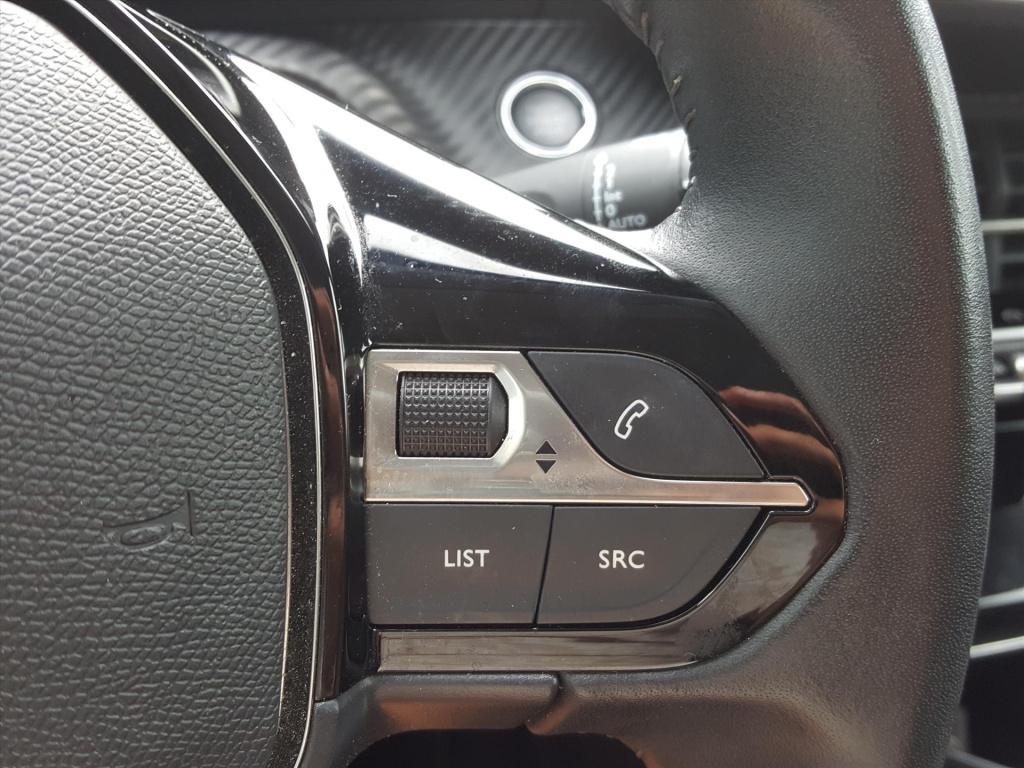 Peugeot E-2008 ev 50kwh 136pk allure pack apple carplay &android auto | nav