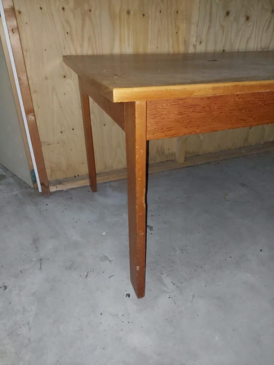 Grenen houten tafel