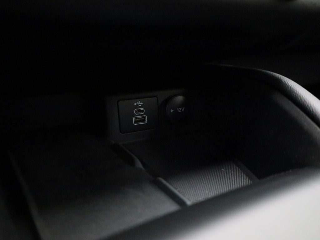 Ford Kuga 2.5 phev st-line x | trekhaak | climate control | adaptieve cruis