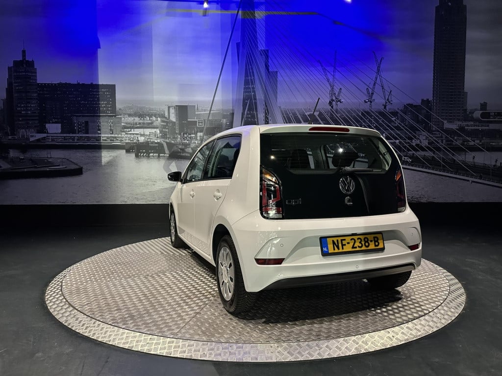 Volkswagen UP! 1.0 bmt move up! *camera*pdc*cruise*