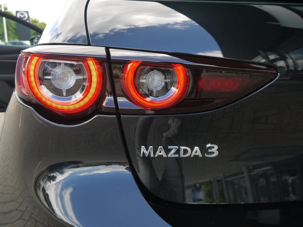 Mazda 3 2.5 e-skyactiv-g m hybrid 140 exclusive-line