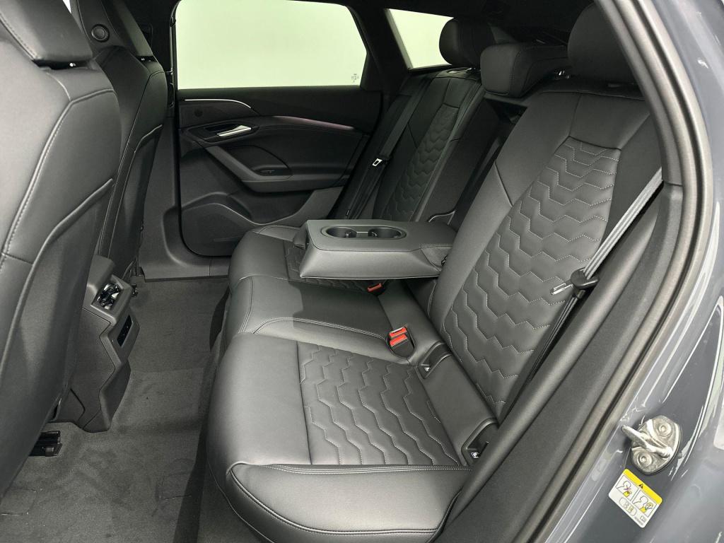 Audi A6 Avant E-tron s edition e-tron 100kwh 270 kw / 367 pk avant elek