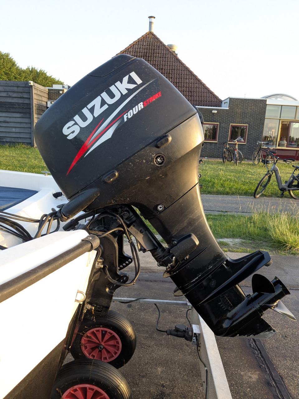 Consoleboot Karnic 4,5 m incl. trailer
